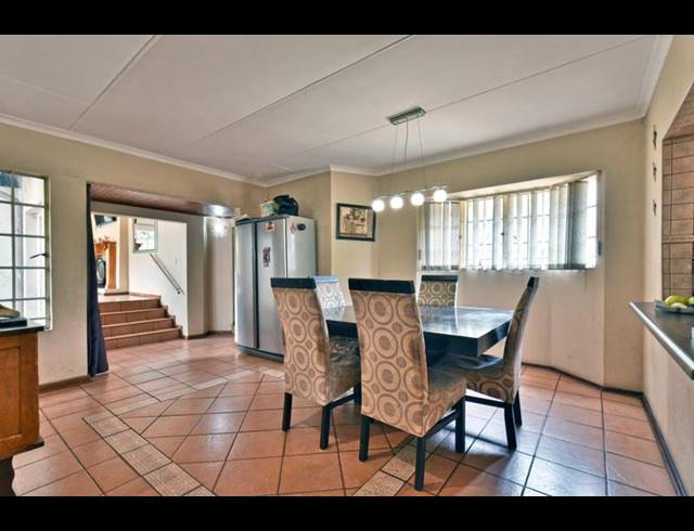 4 BEDROOM HOUSE FOR SALE IN OAKDENE